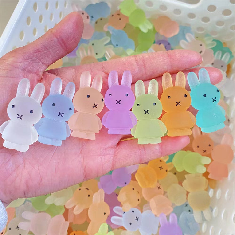 NO.35  Luminous Miffy bunny ( play 9-grid game )